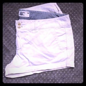 American Eagle white shorts